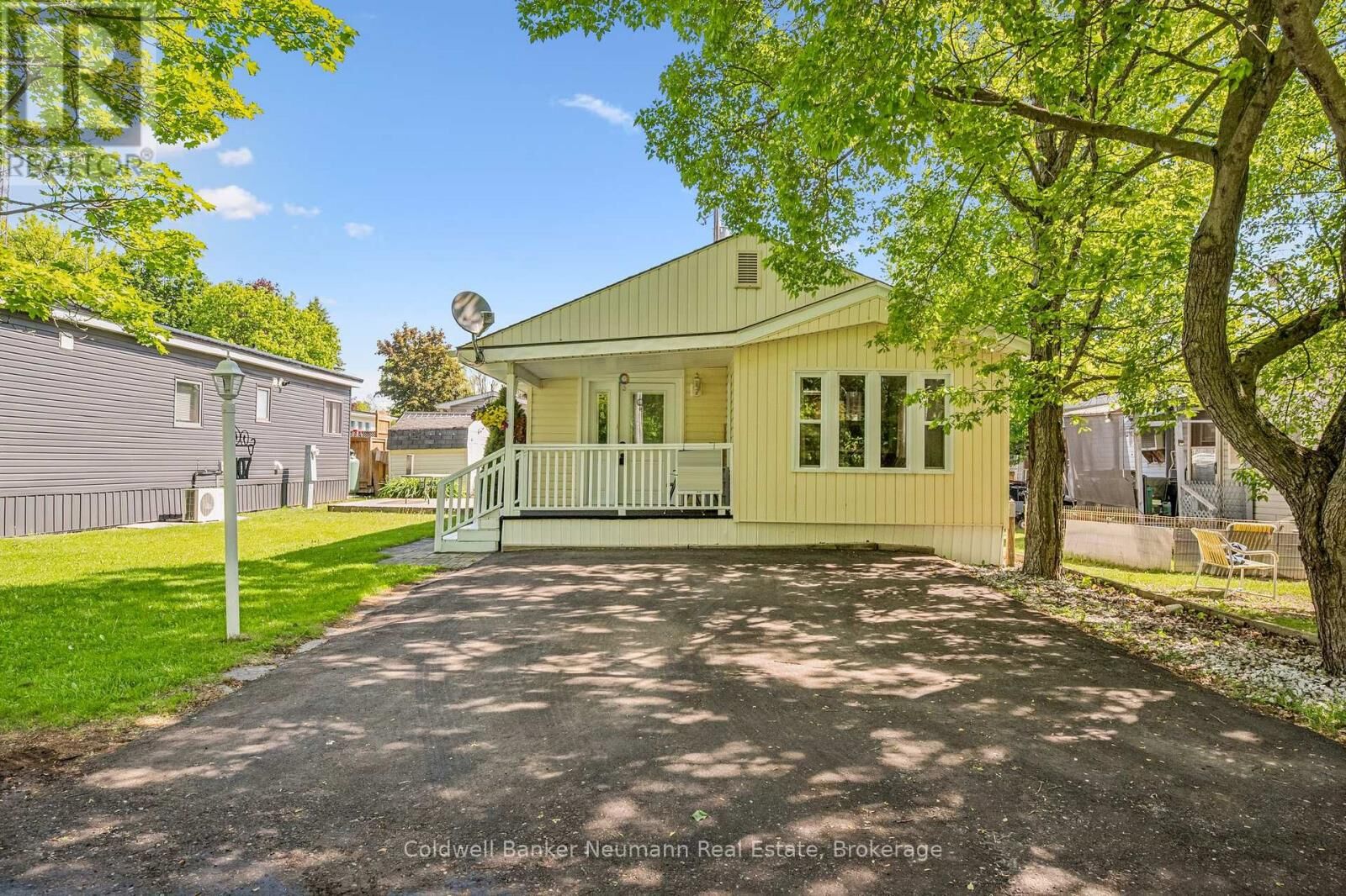 Property Photo: 407 Teak Trail ON N1M 2W5