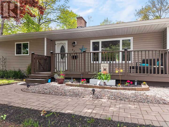 Photo de la propriété:  Zinck Avenue 112  NS B4C 1V7 