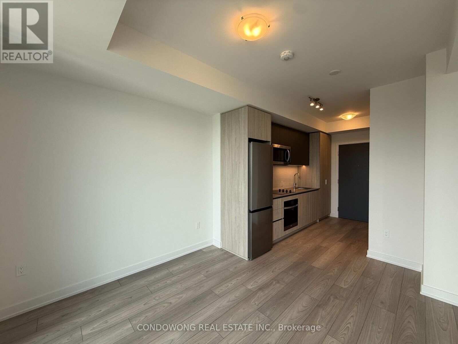 Property Photo:  5858 Yonge Street 3211  ON M2M 0C6 