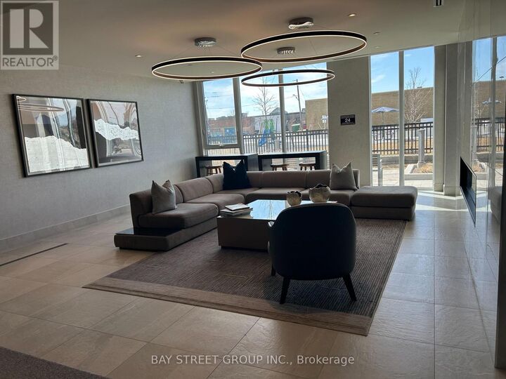 Property Photo:  185 Deerfield Drive 612  ON L3Y 0G7 