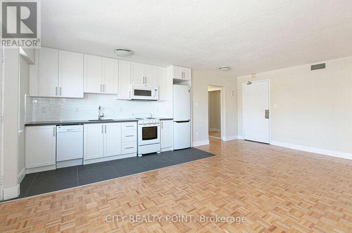 Property Photo:  95 Lawton Boulevard 304  ON M4V 1Z8 
