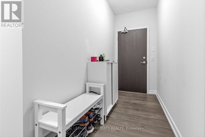 Property Photo:  200 Sackville Street 1102-Furn  ON M5A 0C4 