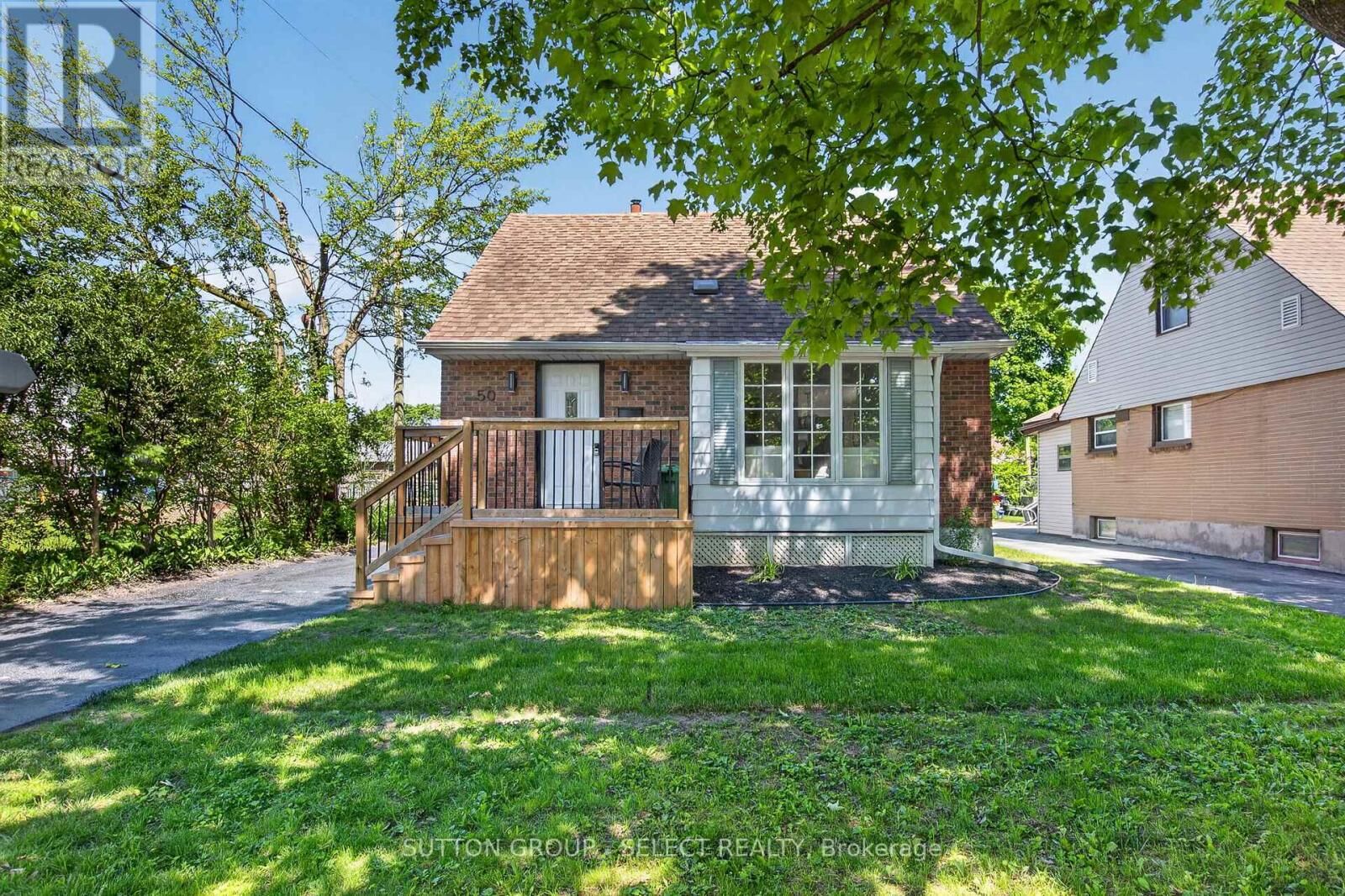 Property Photo:  50 Glass Avenue  ON N5W 1Z7 