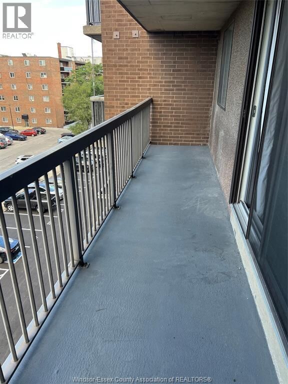 Property Photo:  3936 Wyandotte Street East 513  ON N8Y 4V1 