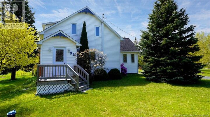 Property Photo:  91 Rue Du Parc Ouest  NB E8J 2Y1 
