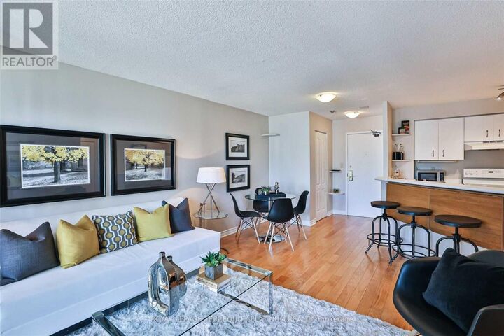 Property Photo:  25 Grenville Street 1801  ON M4Y 2X5 