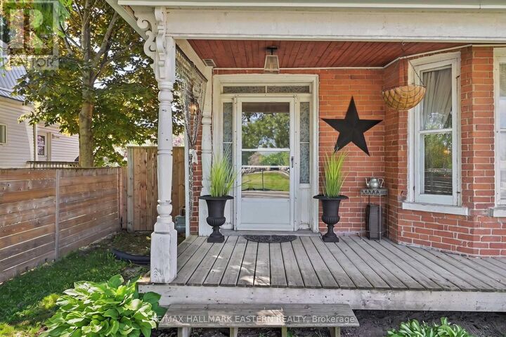 Property Photo:  23 Elizabeth Street  ON K0K 1H0 