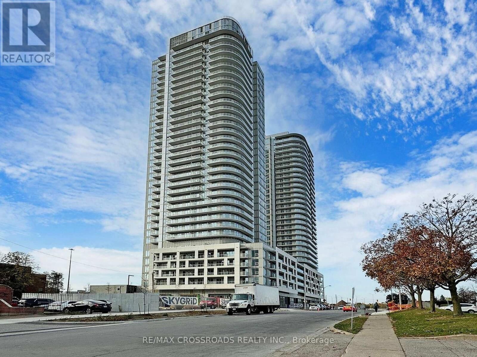 Property Photo:  2033 Kennedy Road 3303  ON M1T 0B9 