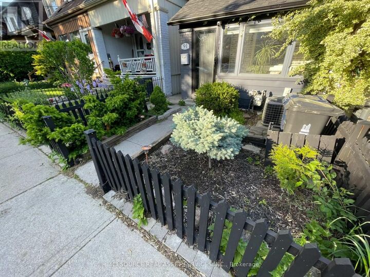 Property Photo:  91 Alton Avenue  ON M4L 2M3 