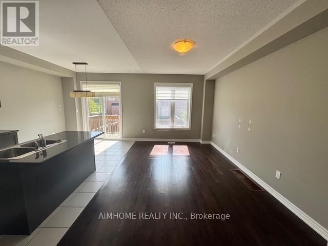 Property Photo:  119 Rothwell Street  ON L4G 0V8 