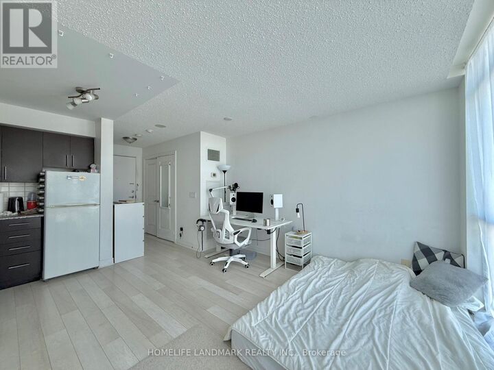 Property Photo:  50 Town Centre Court 3905  ON M1P 0A9 