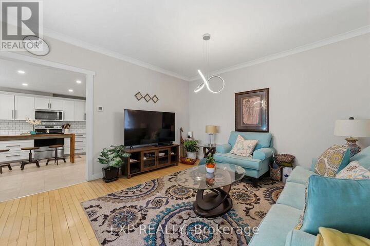 Property Photo:  29 Winniett Street  ON N4S 5Z4 