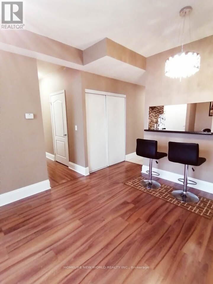 Property Photo:  4 Elsinore Path 1313  ON M8V 4G7 