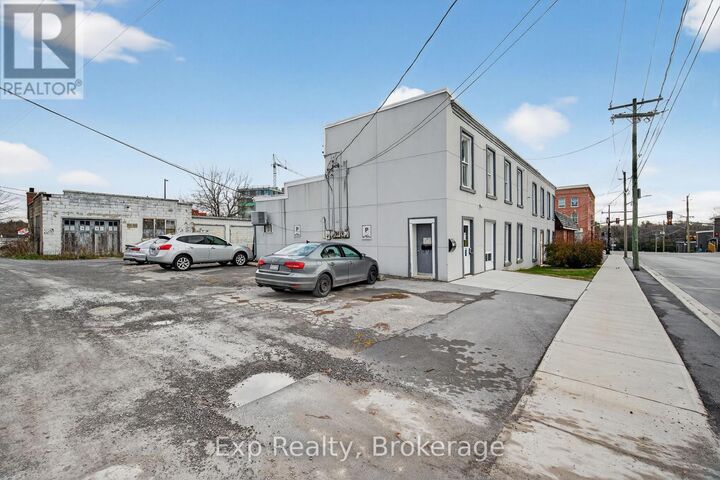 Property Photo:  113 East Street East  ON K7R 1S5 