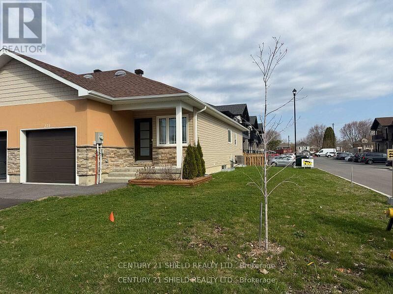 Property Photo:  221 Third Street West  ON K6J 0B6 