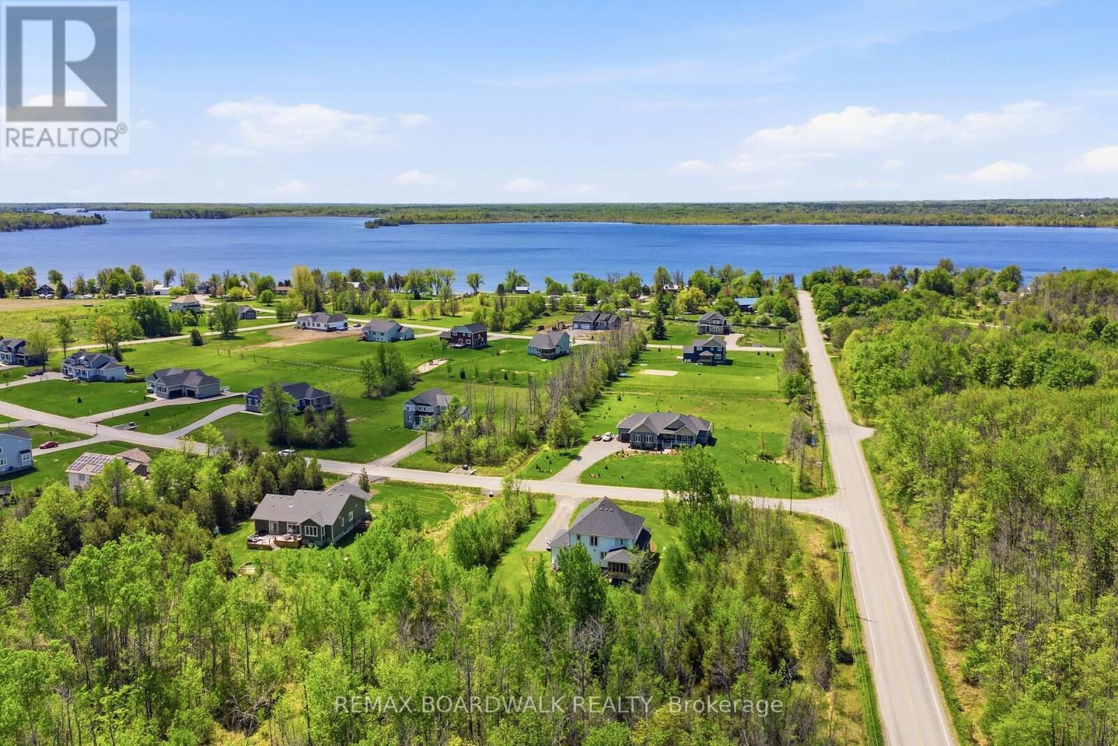 Property Photo:  115 Kaswit Drive  ON K7C 0C5 