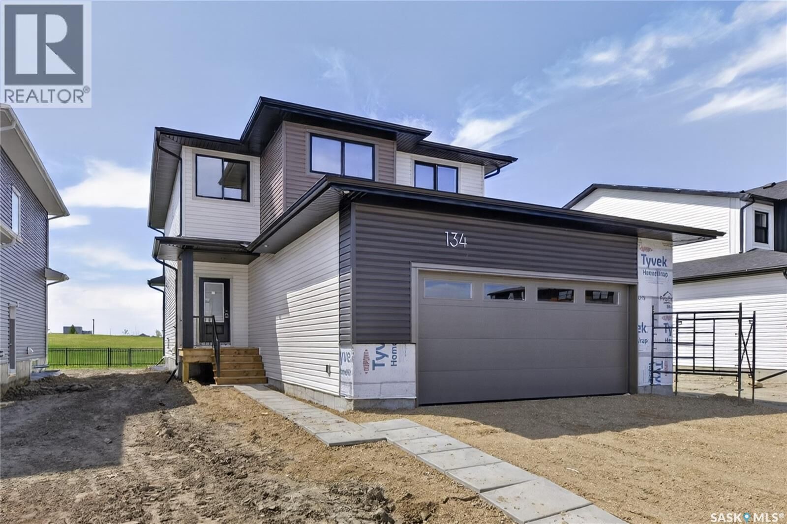 Property Photo:  134 Emma Crescent  SK S0K 2T1 