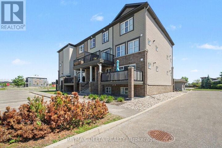 Property Photo:  301B Des Tilleuls Private 216  ON K4A 1B7 
