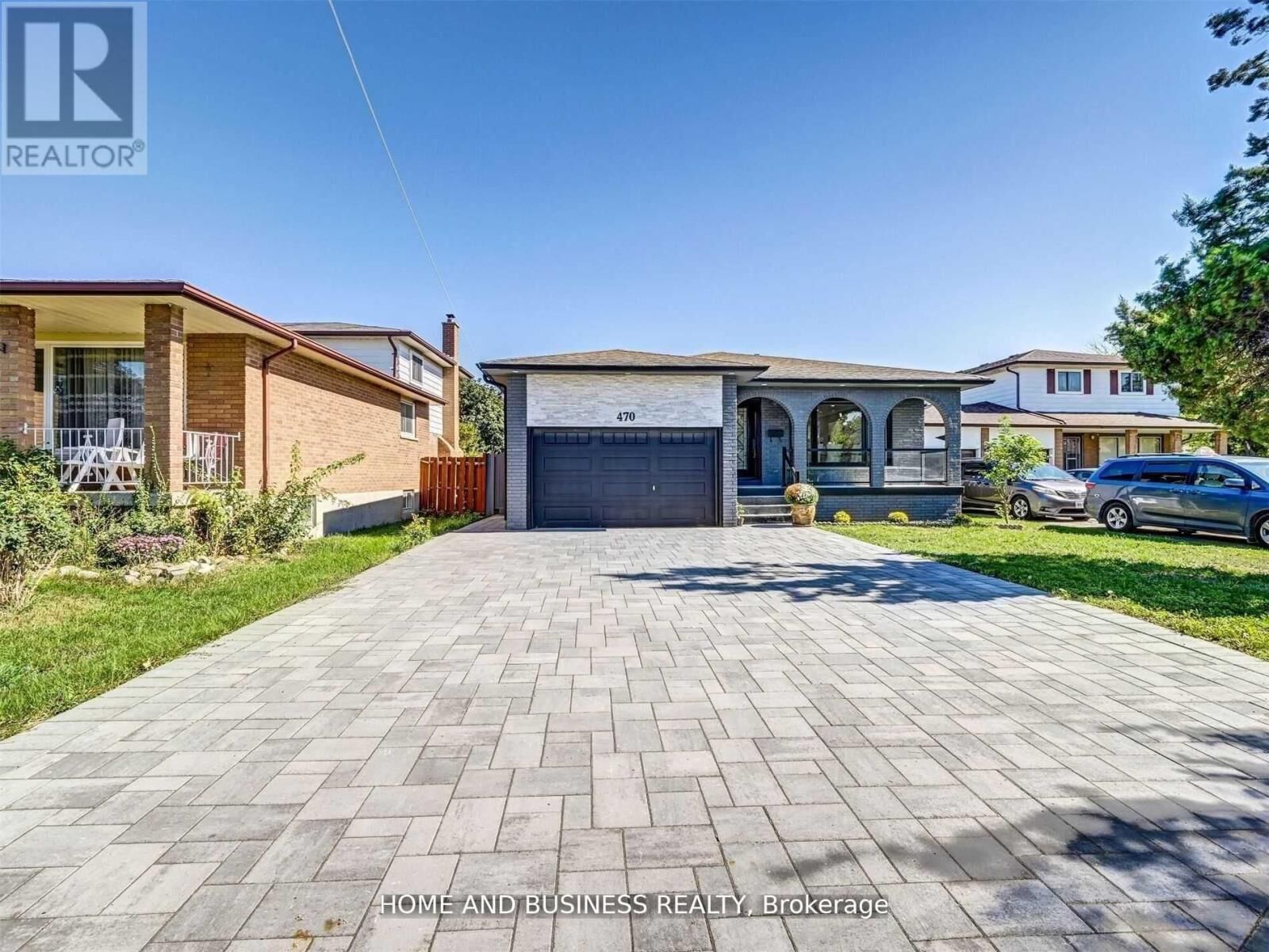 Property Photo:  470 Louis Drive Upper  ON L5B 2J6 