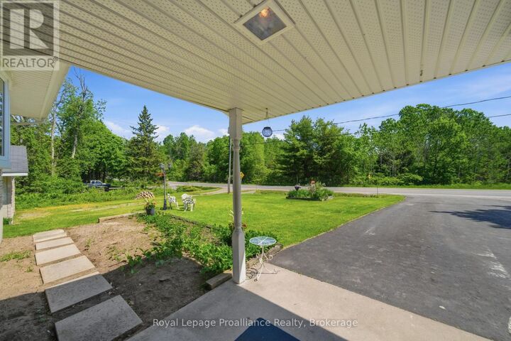 Property Photo:  664 2nd Dug Hill Road  ON K8V 0B6 