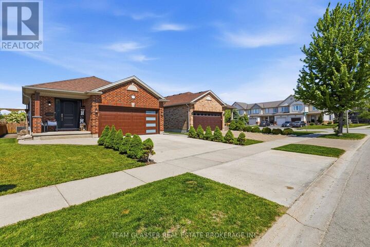 Property Photo:  2334 Meadowgate Boulevard  ON N6M 1L6 