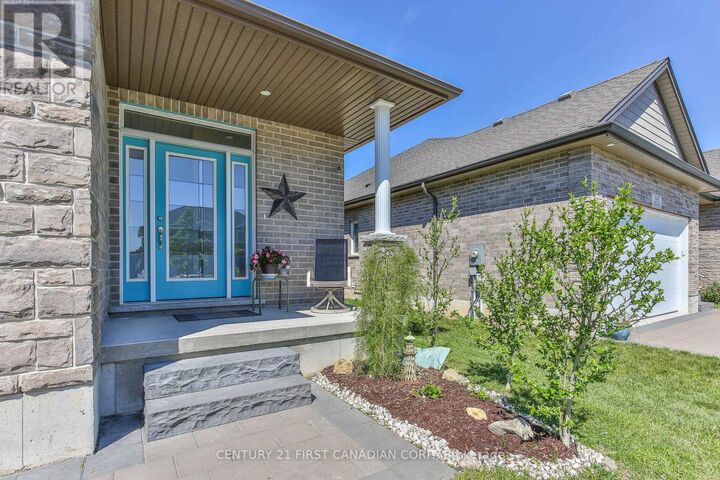 Property Photo:  283 Boyd Boulevard  ON N0M 2M0 