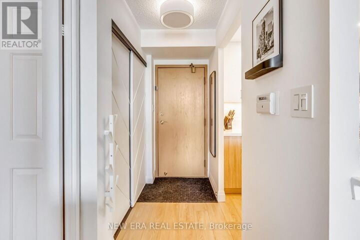Property Photo:  22 Southport Street 437  ON M6S 4Y9 