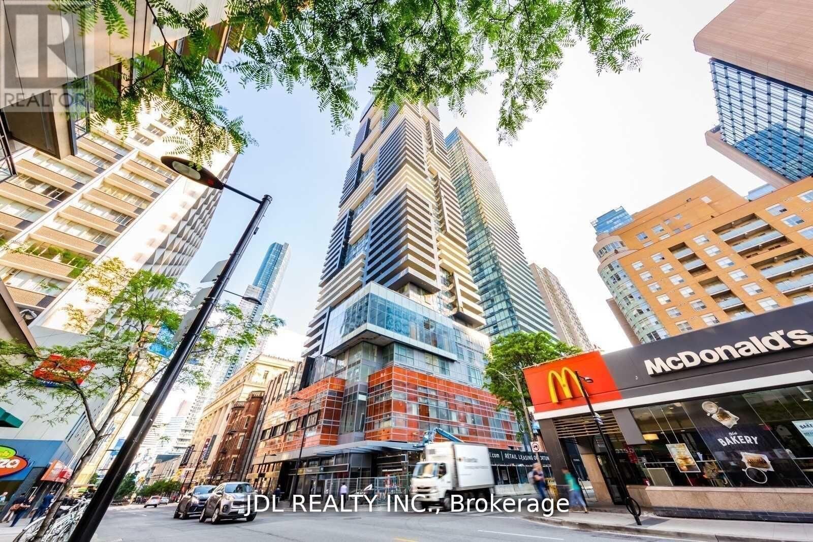 Property Photo:  7 Grenville Street 4107  ON M4Y 1A1 