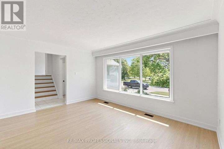Property Photo:  25 Carsbrooke Road  ON M9C 3C2 