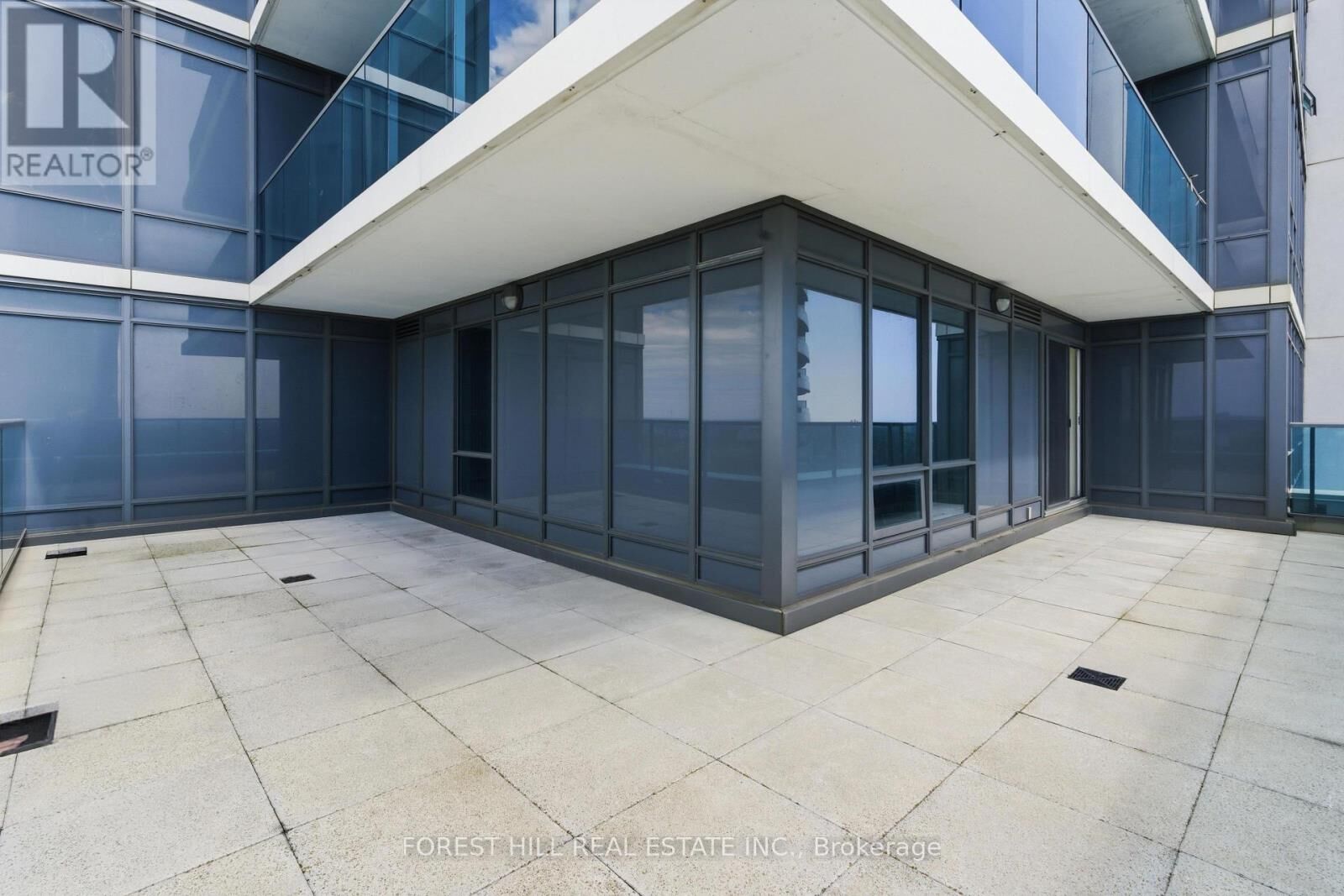 Property Photo:  7165 Yonge Street 2509  ON L3T 0C9 