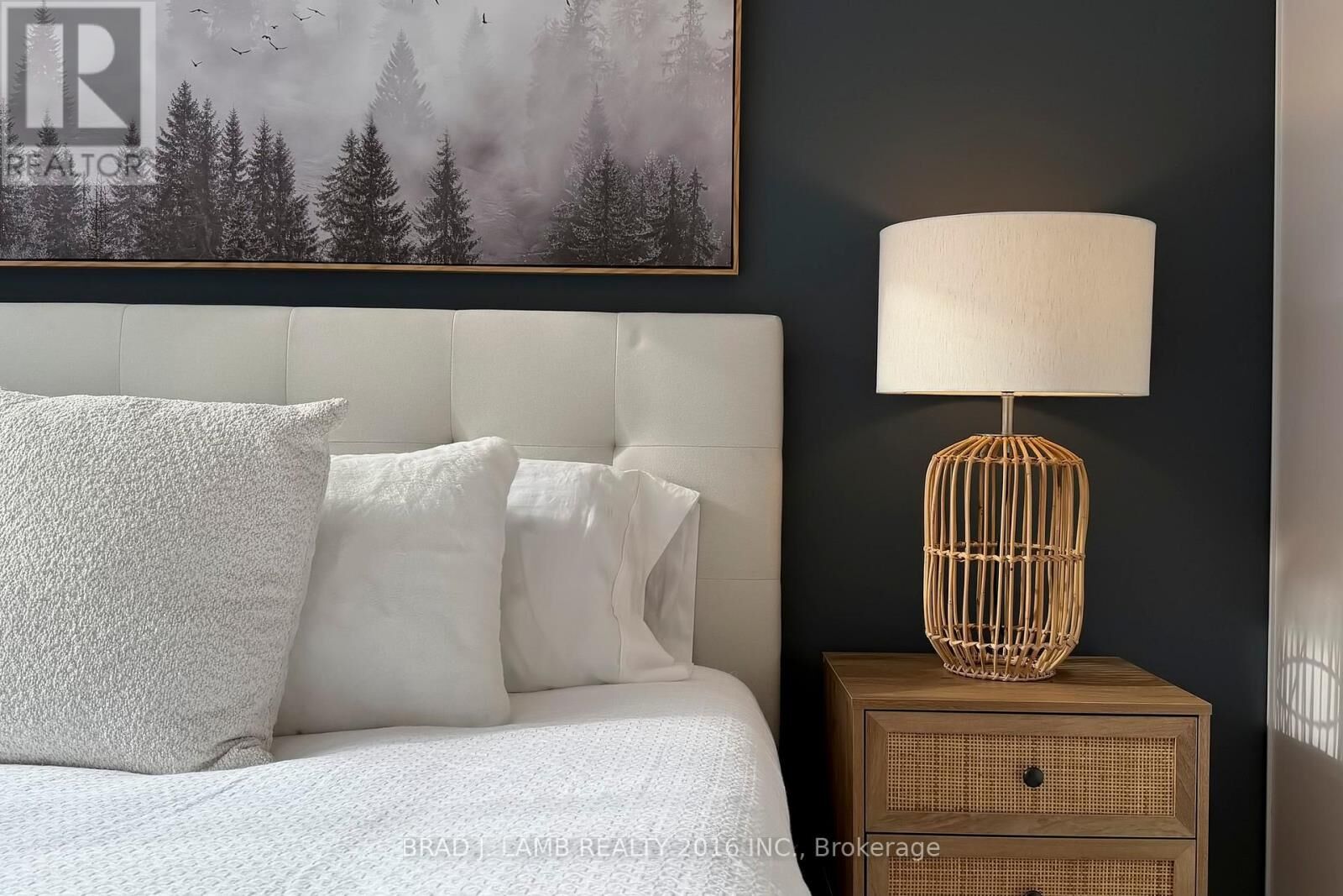 Property Photo:  245 Davisville Avenue 302  ON M4S 3H4 