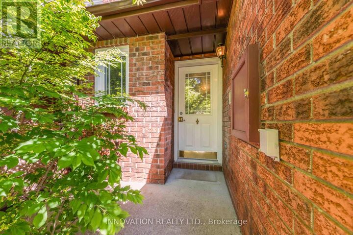Property Photo:  5 Harrington Court  ON K2K 2S7 