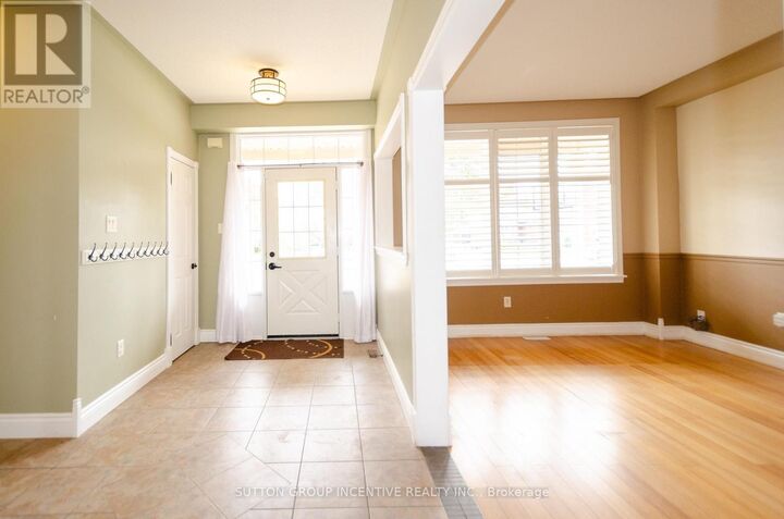 Property Photo:  38 Harwood Drive Upper  ON L4N 6V3 