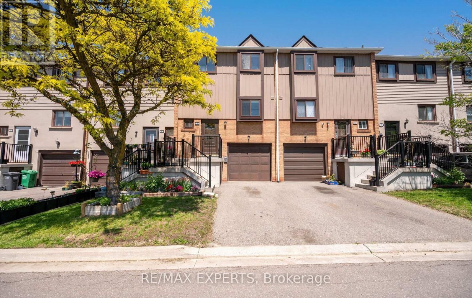 Property Photo:  5 Moregate Crescent  ON L6S 3K9 