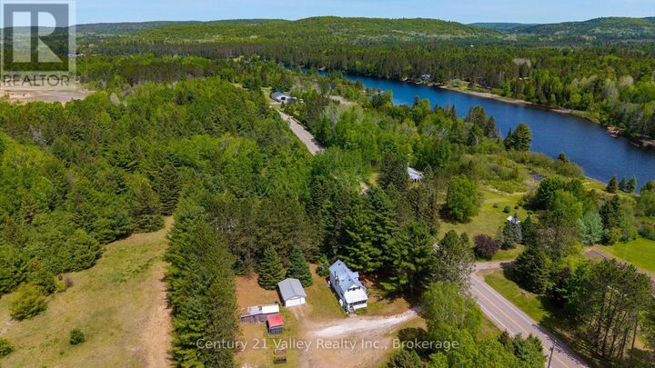 Photo de la propriété:  5835A Matawatchan Road  ON K0J 1R0 