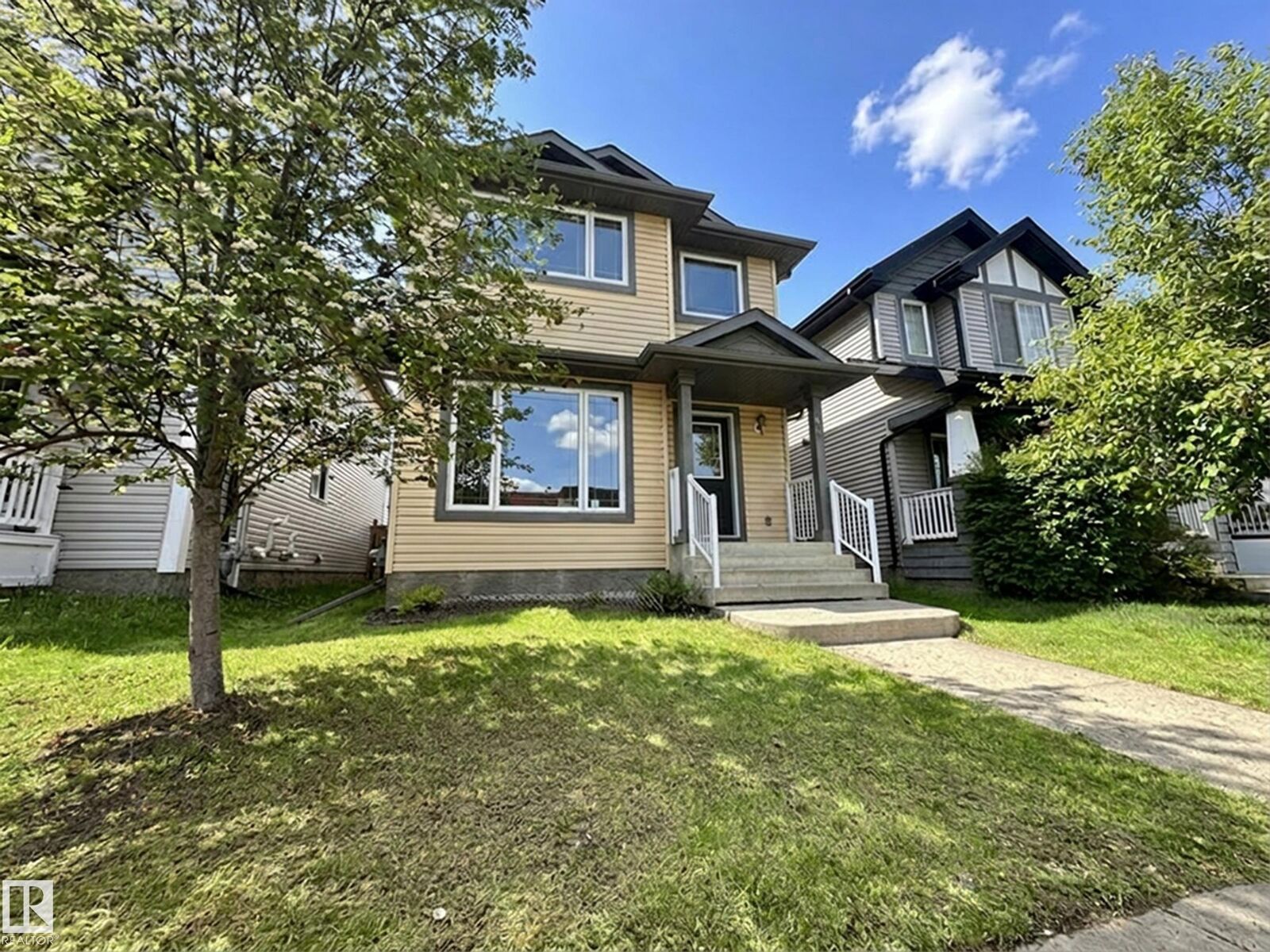 Property Photo:  9432 211 Street NW  AB T5T 4R1 