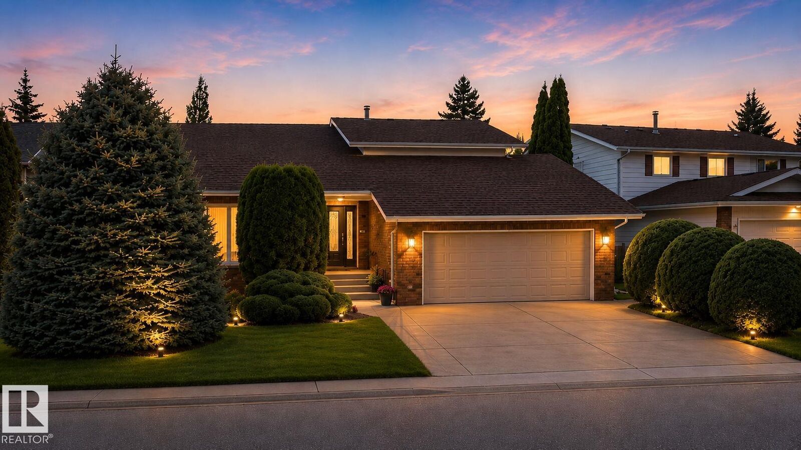 Property Photo:  2332 113A Street NW  AB T6J 4Y2 