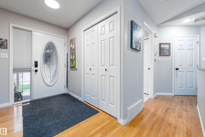 Photo de la propriété: 98 Chancery Point(E) AB T8H 1Z4