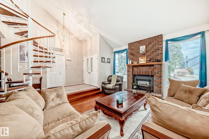 Property Photo:  660 Village Drive  AB T8A 4N9 
