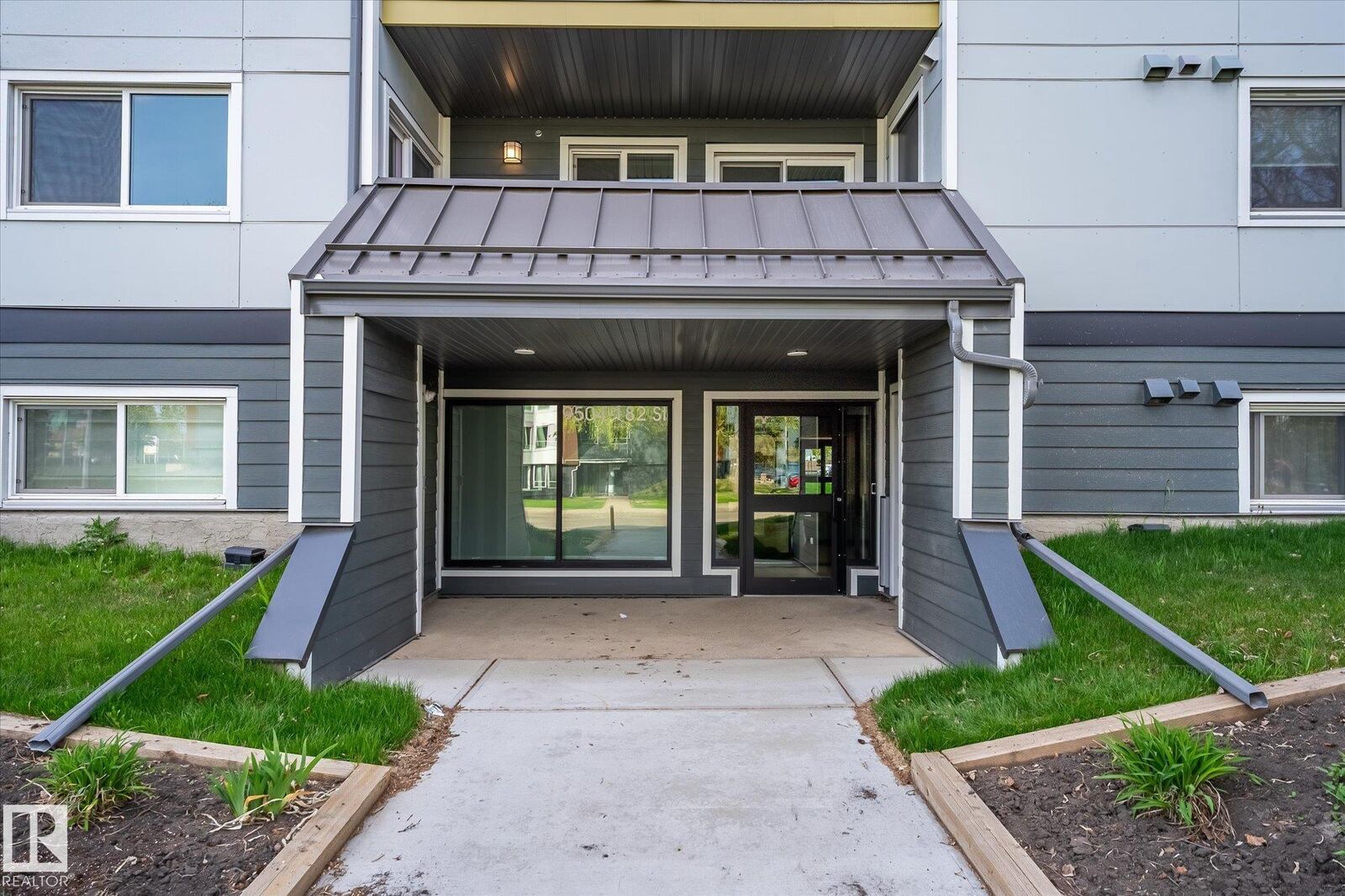 Property Photo:  9504 182 Street NW 302  AB T5T 3A7 