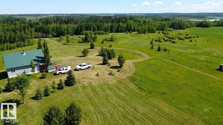Property Photo:  58416 Rge Road 74  AB T0E 1Y0 