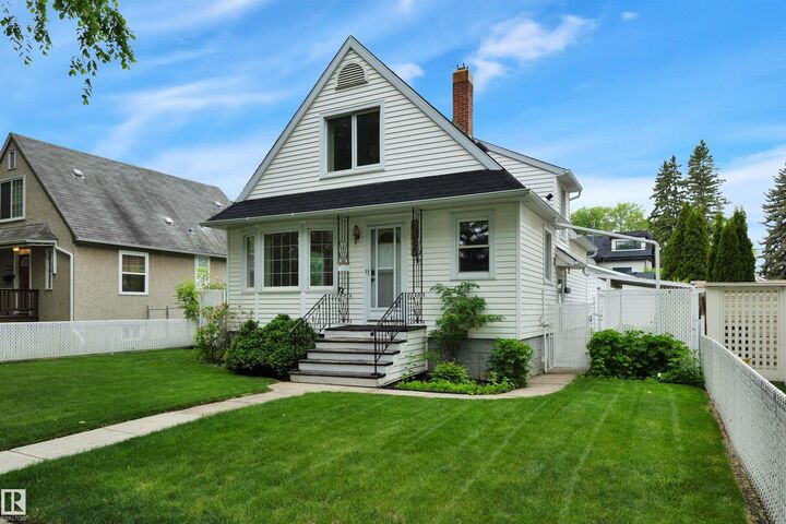 Property Photo:  9546 91 Street NW  AB T6C 3P5 