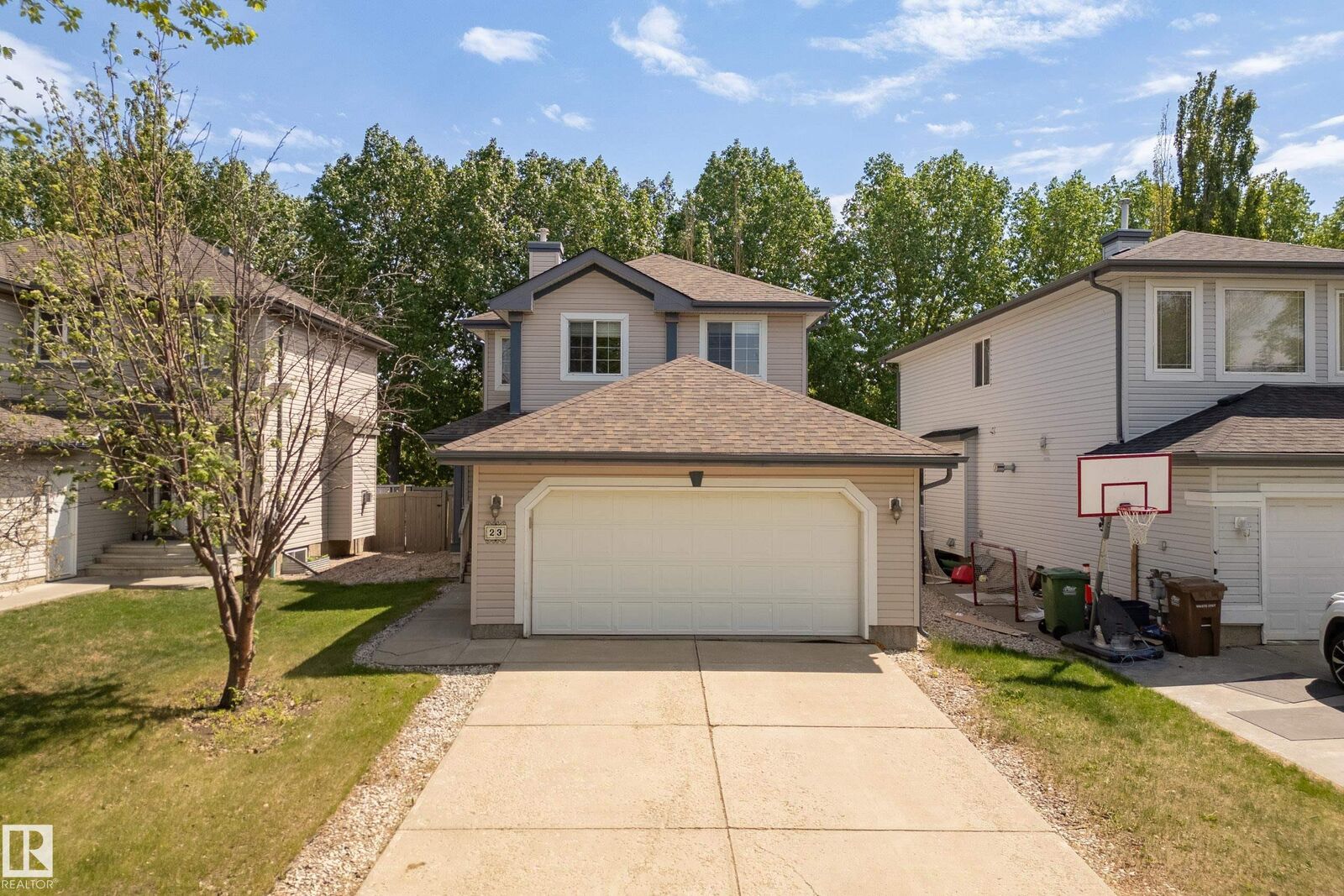 Property Photo:  23 English Way  AB T8N 7G6 
