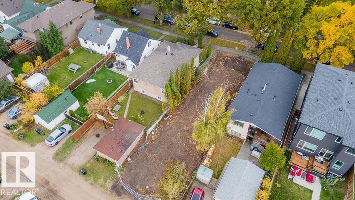 Property Photo:  10821 73 Avenue NW  AB T6E 1C8 