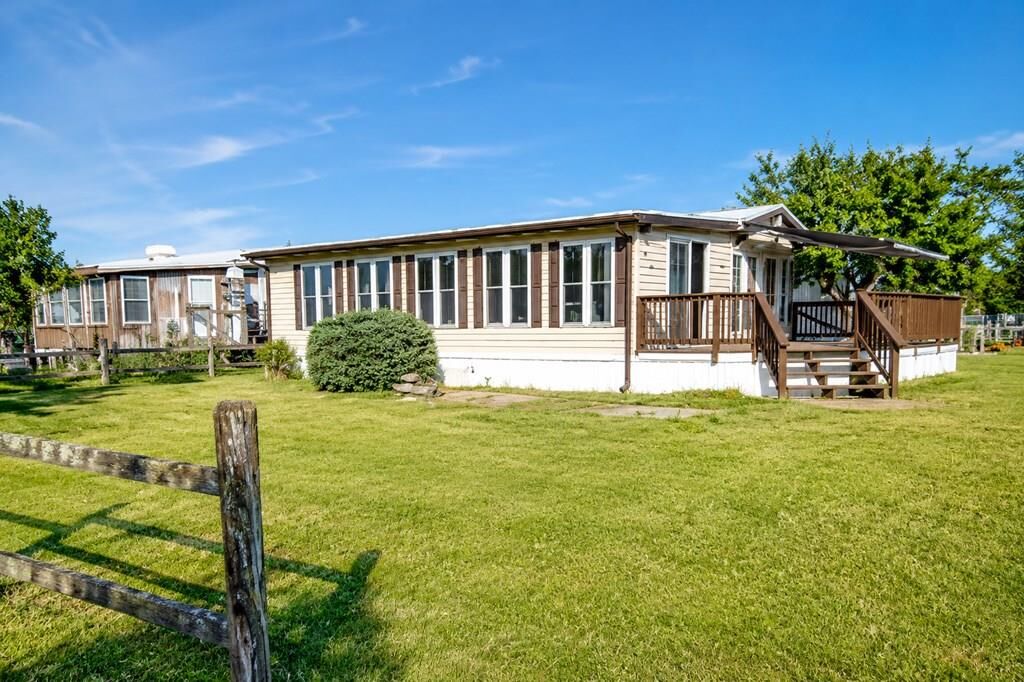 Property Photo:  8261 Bay View Ln  VA 23336 