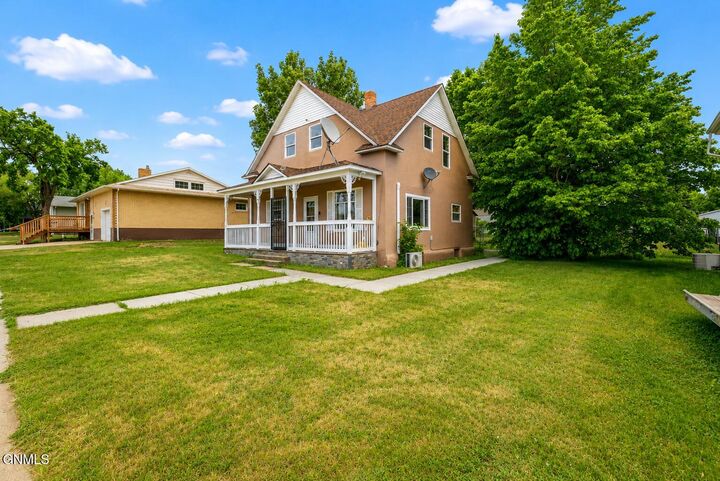 Property Photo:  207 3rd Street N  ND 58563 