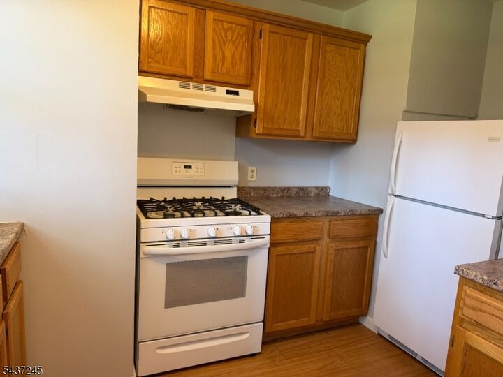 Property Photo: 160 Gordonhurst Ave J2 NJ 07043