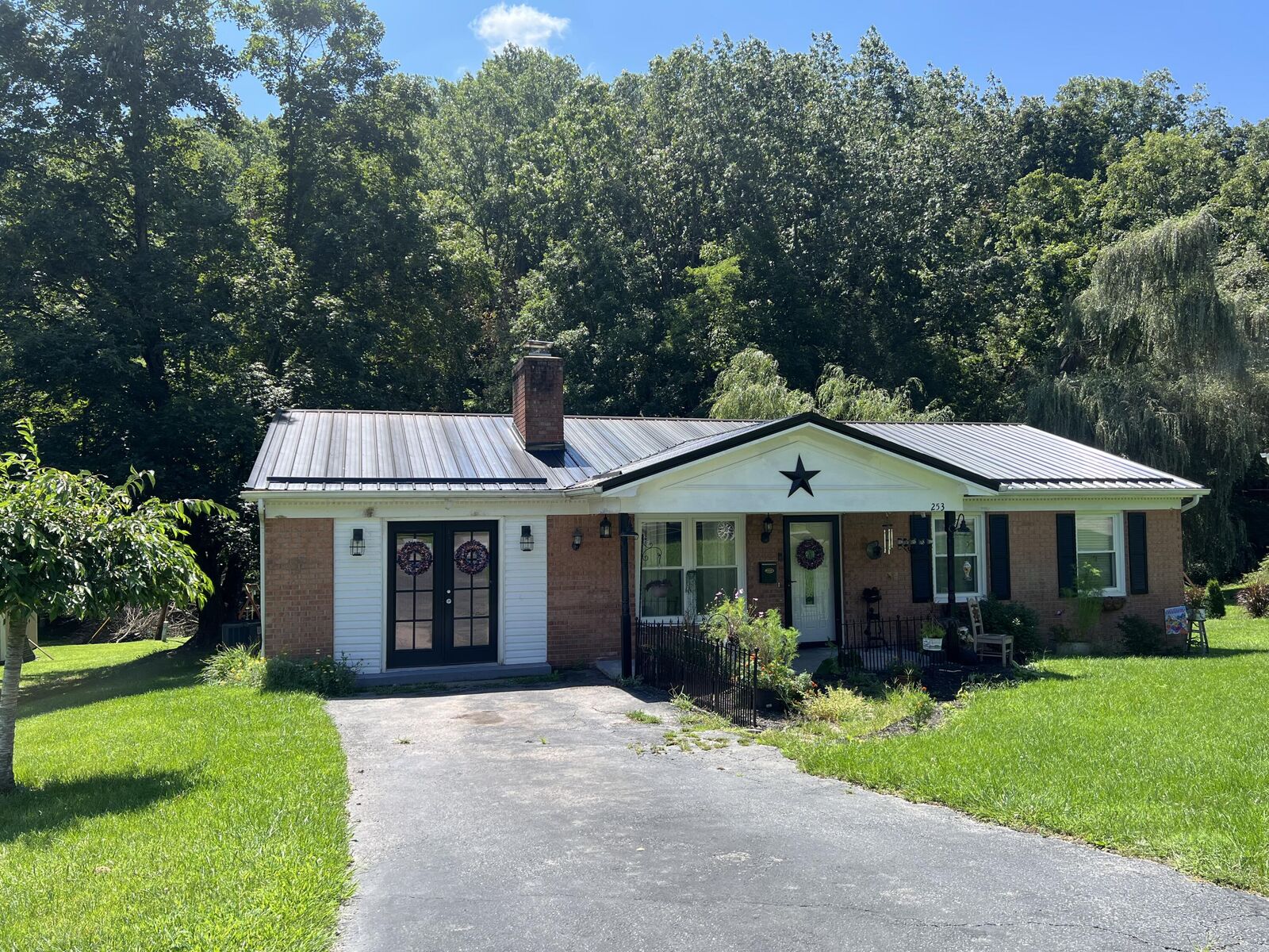 Property Photo:  253 Valley Drive  WV 24970 