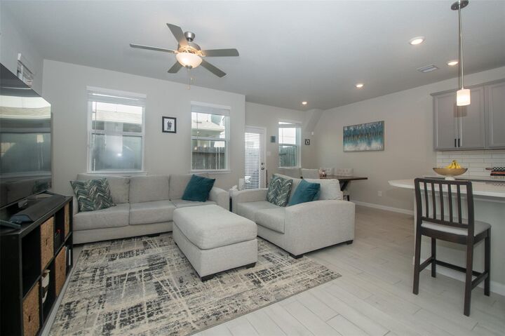 Property Photo: 1523 Parkland Oak Drive TX 77084