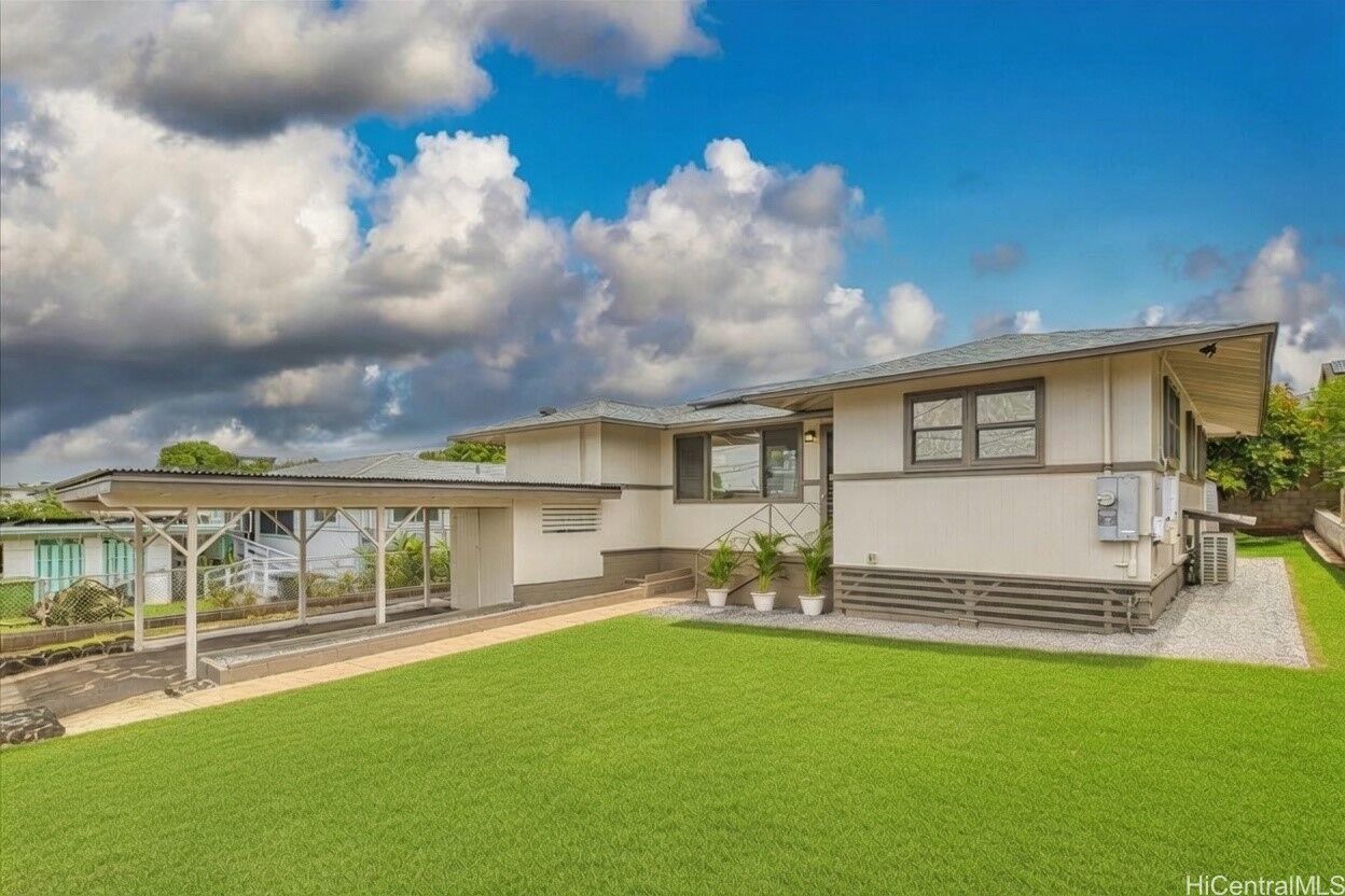 Property Photo:  928 Makamua Place  HI 96782 